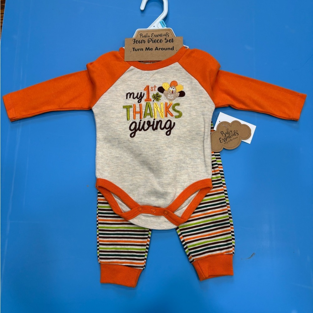 NWT 4 piece set Essentials Orange and Cream Safari Bodysuit